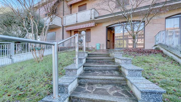 VILLETTA DI AMPIA METRATURA.